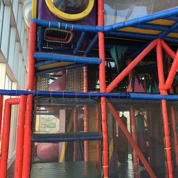 Carl's Jr. - Play place - Fast Food Near Me - Primm, Nevada