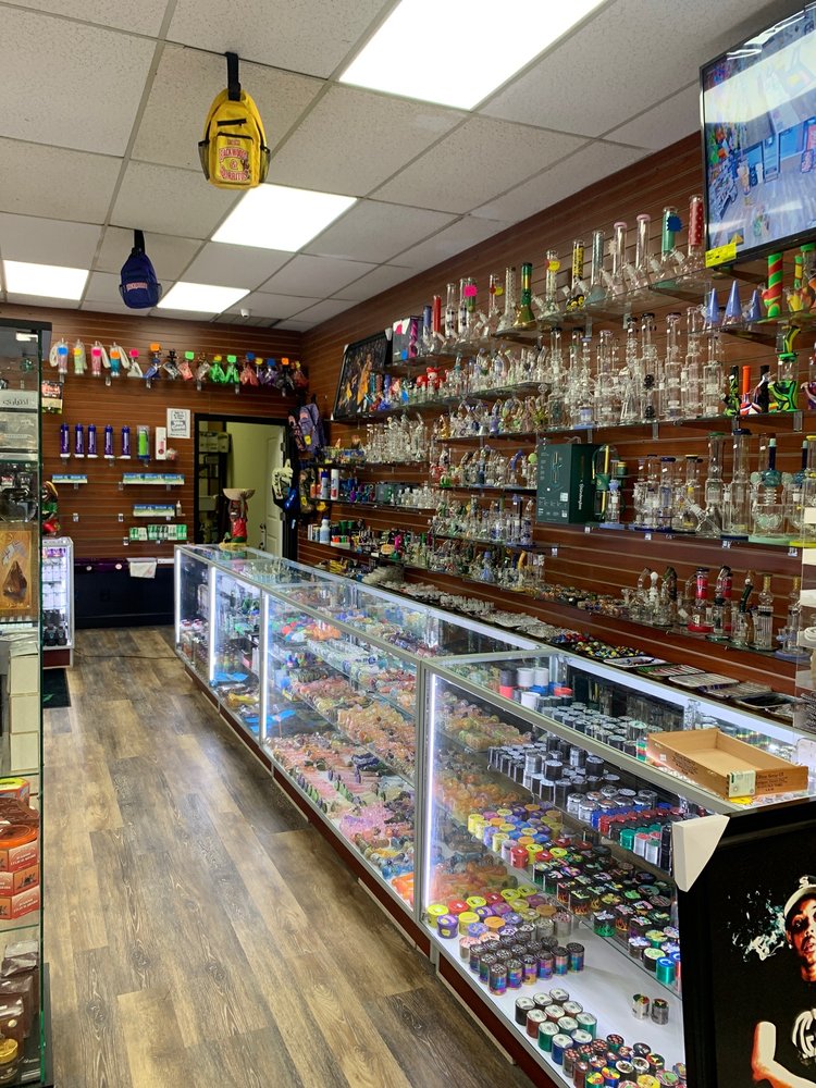TOBACCO HUT & VAPE SHOP FINE CIGARS Updated September 2024 35