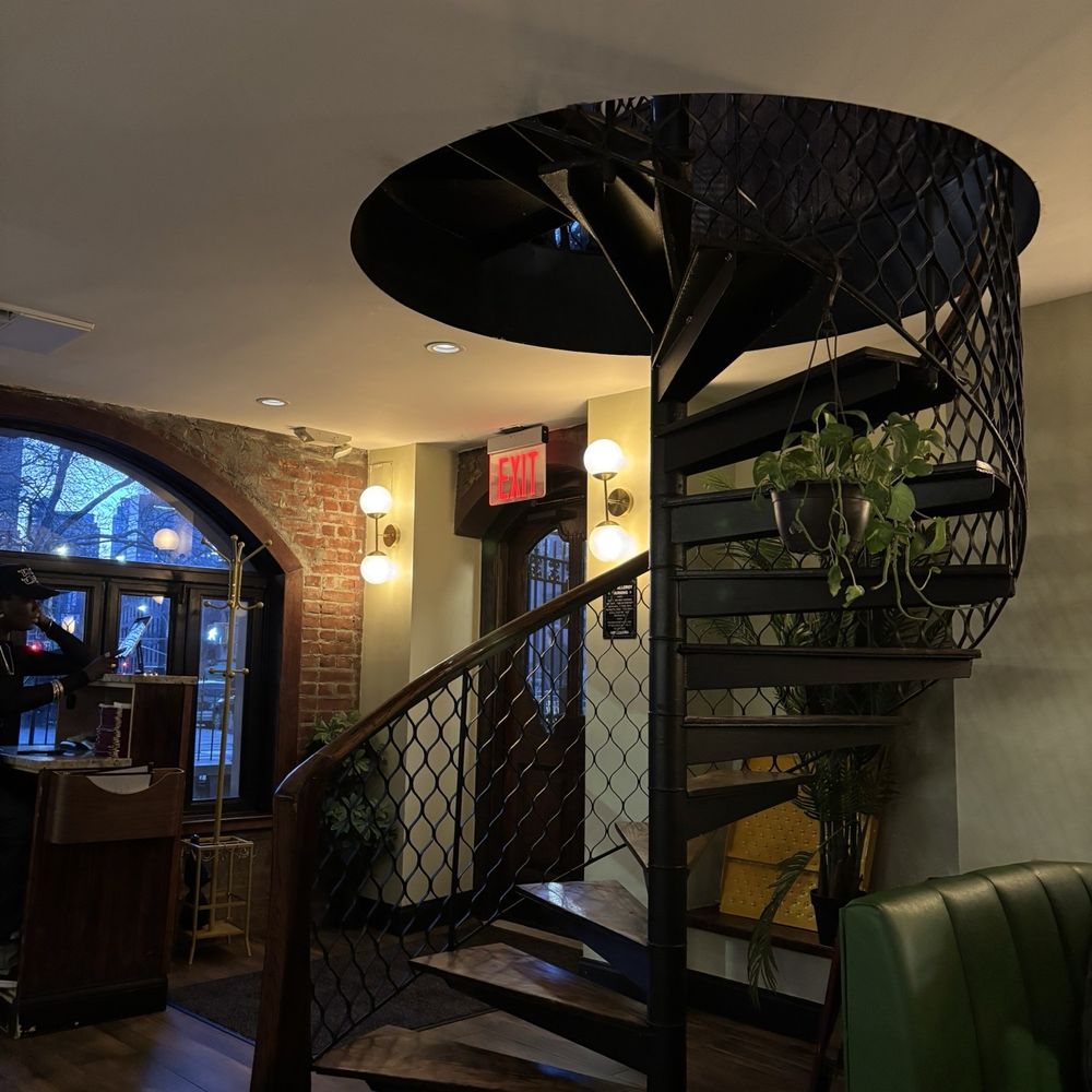 Mango Bay - Caribbean Near Me - Brooklyn, New York