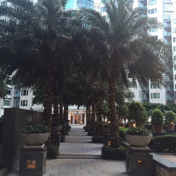 九龍海灣酒店 - Nice garden walkway - Hotels Near Me - Hong Kong, HK