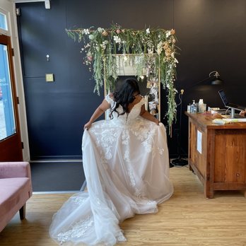 Blue Sky Bridal - Not my dress :) but an idea! - Bridal Near Me - Seattle, Washington Blue Sky Bridal - Not my dress :) but an idea! - Bridal Near Me - Seattle, Washington