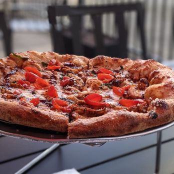 Mellow Mushroom Franklin - Backyard BBQ - Pizza Near Me - Franklin, Tennessee