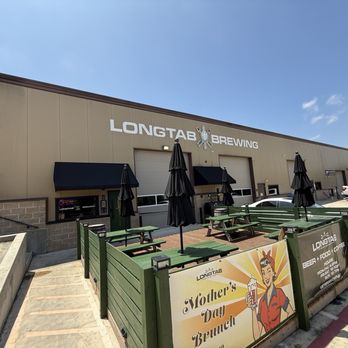 Longtab Brewing - Outside seating area - Brewpubs Near Me - San Antonio, Texas Longtab Brewing - Outside seating area - Brewpubs Near Me - San Antonio, Texas