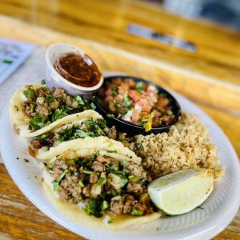 Sanchos - Bistec Tacos Lunch Plate - Cocktail Bars Near Me - San Antonio, Texas