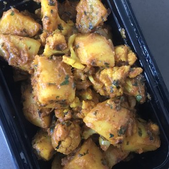 Doon Express Indian Cuisine - Aloo gobi (potato and cauliflower curry) - Indian Near Me - Delta, British Columbia
