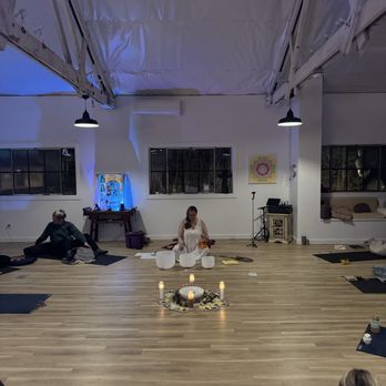 Annalee Joanne - Sound & Divine Healing Group Sessions - Reiki Near Me - Sonoma, California Annalee Joanne - Sound & Divine Healing Group Sessions - Reiki Near Me - Sonoma, California