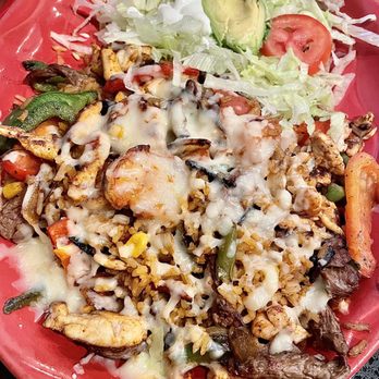 La Victoria - Arroz con Pollo Texano - Mexican Near Me - Charlotte, North Carolina