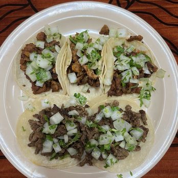 Taco Del Sol - El pastor tacos (top), and carne asada tacos (bottom) - Mexican Near Me - Tigard, Oregon Taco Del Sol - El pastor tacos (top), and carne asada tacos (bottom) - Mexican Near Me - Tigard, Oregon