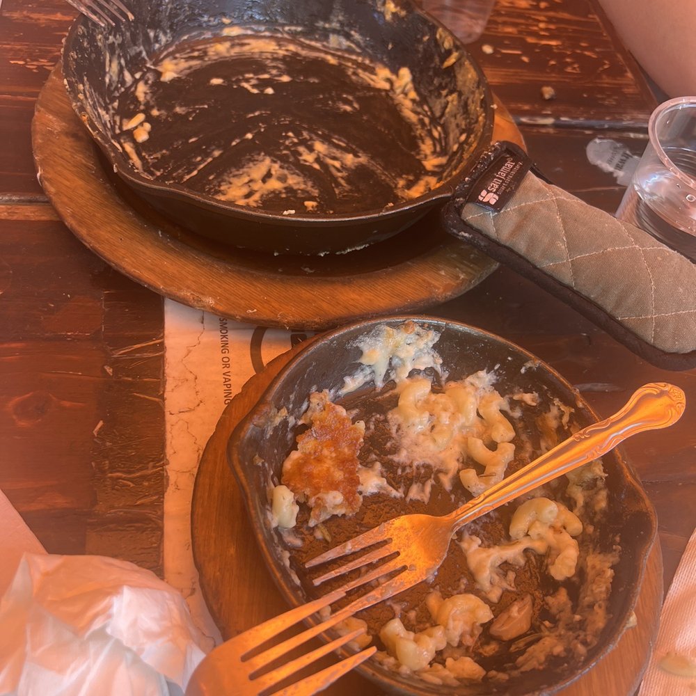S'MAC - The aftermath. Empty skillets mean happy tummies. - American Near Me - New York, New York S'MAC - The aftermath. Empty skillets mean happy tummies. - American Near Me - New York, New York