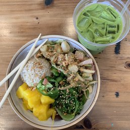 Tamarind scallion poke with milk green tea. Excellent! Tamarind scallion poke with milk green tea. Excellent!