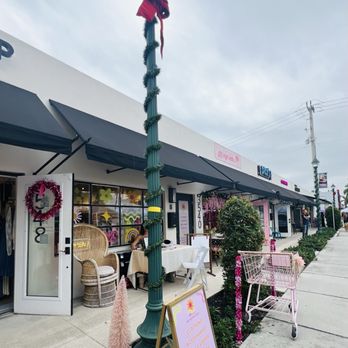 The Wander Shop - Women's Clothing Near Me - Oakland Park, Florida