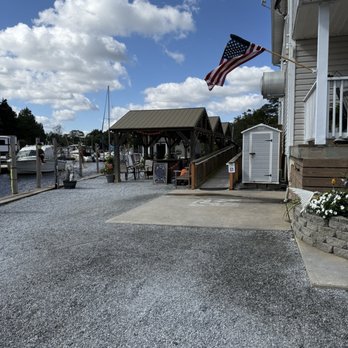 Dockside Cafè - American Near Me - Tuckerton, New Jersey