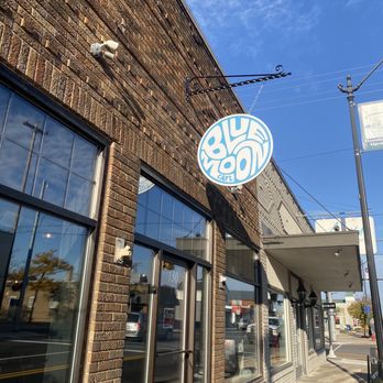 Blue Moon Cafe - the outside of the building - Salad Near Me - Alpena, Michigan