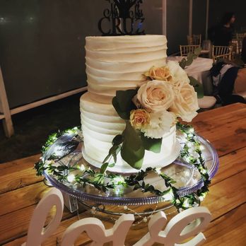 Log Cabin Florist - Cake Flowers - Florists Near Me - Bakersfield, California Log Cabin Florist - Cake Flowers - Florists Near Me - Bakersfield, California