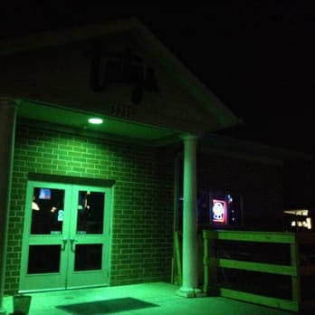 Tuty's Bar And Grill - Bars Near Me - Beavercreek, Ohio