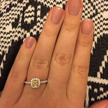 Pearl Nails - After 16 days of growth, the manicure still looks beautiful. - Nail Salons Near Me - Rosemead, California Pearl Nails - After 16 days of growth, the manicure still looks beautiful. - Nail Salons Near Me - Rosemead, California