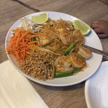 Seven Seas - Pad Thai - Thai Near Me - Corona, California