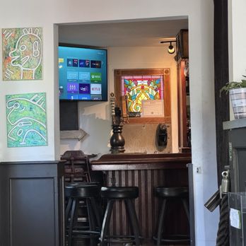 Alba's Kitchen - Cozy interior - Pizza Near Me - Woodstock, New York