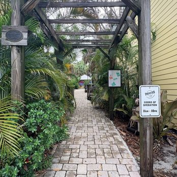 Pierced Ciderworks - Outside - Cideries Near Me - Fort Pierce, Florida Pierced Ciderworks - Outside - Cideries Near Me - Fort Pierce, Florida