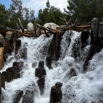 Grizzly River Run - Amusement Parks Near Me - Anaheim, California Grizzly River Run - Amusement Parks Near Me - Anaheim, California