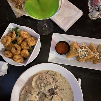 Skylark Diner - Diners Near Me - Edison, New Jersey
