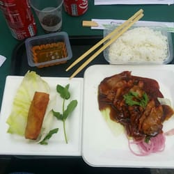 Le Kiosque - Nem crevette. Porc laqué  et riz blanc.