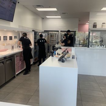 Crumbl - Henderson - Bakeries Near Me - Henderson, Nevada