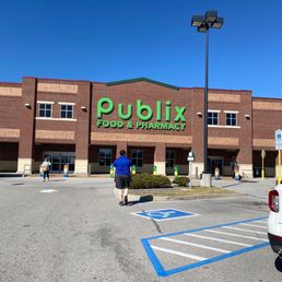 Exterior photo of Publix - Knoxville, Tennessee Exterior photo of Publix - Knoxville, Tennessee