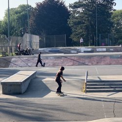 Blue Banks - Aiming for a rail! @ Blue Banks Skate Park, Albany