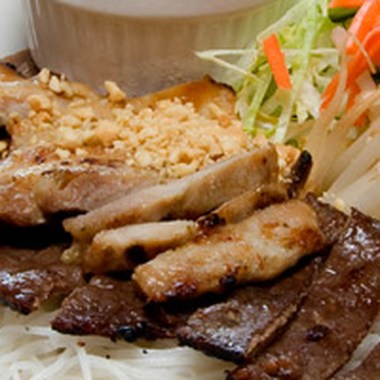 Soleil d'Asie - a plate of meat and rice - Thai Near Me - Laval, Quebec