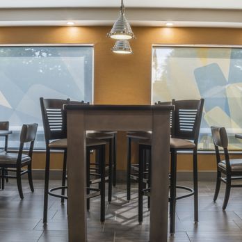 Quality Inn Leamington - Breakfast Room - Hotels Near Me - Leamington, Ontario Quality Inn Leamington - Breakfast Room - Hotels Near Me - Leamington, Ontario