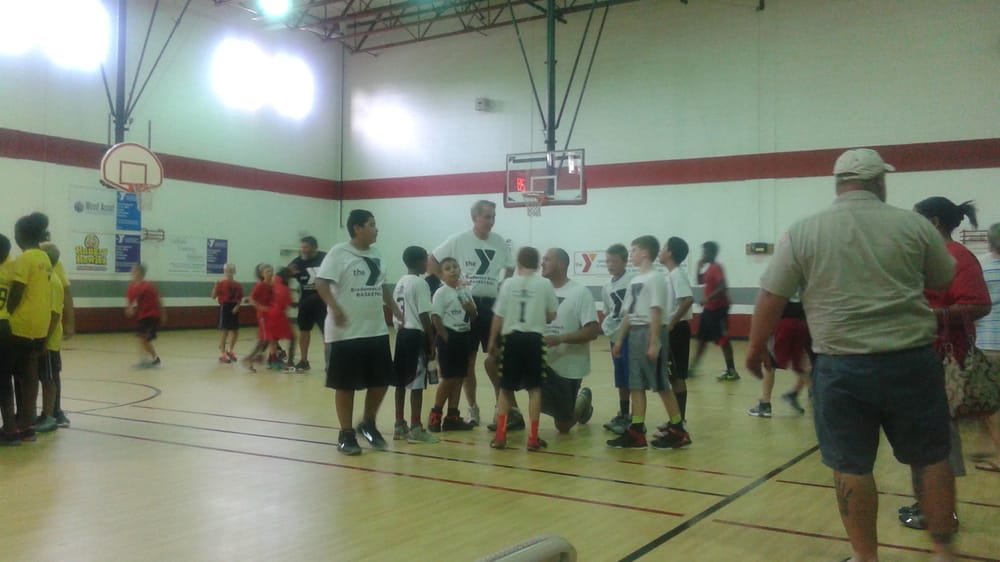 BRADENTON BRANCH YMCA Updated January 2025 10 Reviews 3805 59th