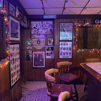 McCusker's Tavern - Decor 3 - Dive Bars Near Me - Philadelphia, Pennsylvania McCusker's Tavern - Decor 3 - Dive Bars Near Me - Philadelphia, Pennsylvania