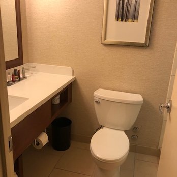 Chicago Marriott Naperville - Don't sit down before you shut the door. - Hotels Near Me - Naperville, Illinois