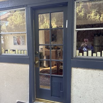 Modern Works Construction - outside paint jobs and complete inside paint pluming and electricity - General Contractors Near Me - Sherman Oaks, California