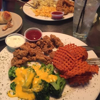 16 East - Fried oysters, fried shrimp waffle sweet potato fries - American Near Me - Cordele, Georgia