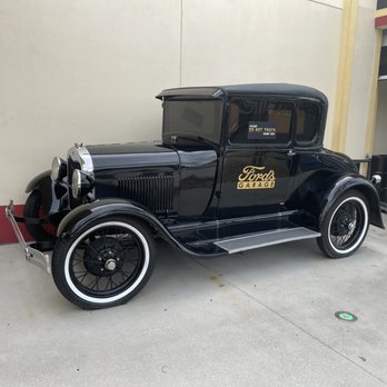 Ford's Garage - Burgers Near Me - Brandon, Florida Ford's Garage - Burgers Near Me - Brandon, Florida
