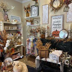 Strawberry Tree - Gift shop
