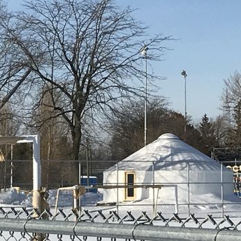 Parc Ignace-Bourget - Chalet chauffant  :) - Skate Parks Near Me - Montreal, Quebec