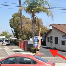 Click the photo for a more complete view to help you locate Battery Mart ... or check street view on Google Maps.