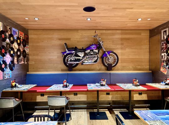 Barney's Beanery by null