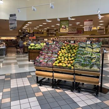 Ingles Market # 441 - Large Produce department - Grocery Near Me - Dawsonville, Georgia Ingles Market # 441 - Large Produce department - Grocery Near Me - Dawsonville, Georgia