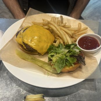 Oxford Exchange - Hamburger - Bookstores Near Me - Tampa, Florida Oxford Exchange - Hamburger - Bookstores Near Me - Tampa, Florida