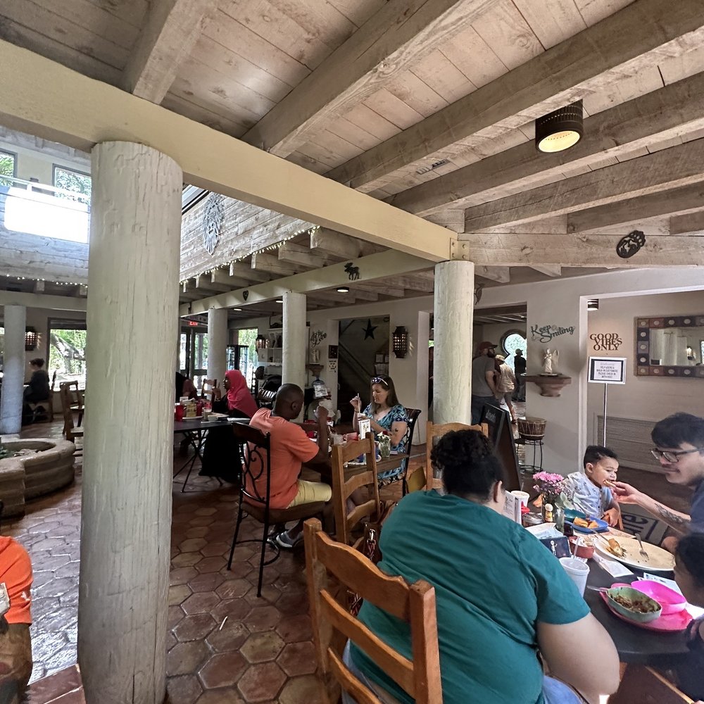 Comfort Cafe - Los Patios - Dining room - Breakfast & Brunch Near Me - San Antonio, Texas