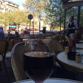 Le XVI - Great people-watching, great wine, and there's Chokri!! - Food Near Me - Paris, 75