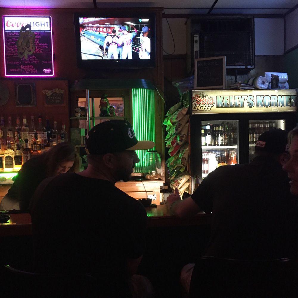 Kelly's Korner - Saturday night at Kelly's. It's the dive bar you've been looking for. - Dive Bars Near Me - Pittsburgh, Pennsylvania Kelly's Korner - Saturday night at Kelly's. It's the dive bar you've been looking for. - Dive Bars Near Me - Pittsburgh, Pennsylvania