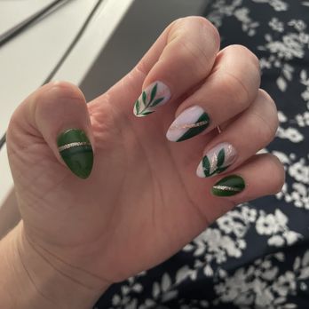 QV Nails - Christmas - Nail Salons Near Me - Simi Valley, California QV Nails - Christmas - Nail Salons Near Me - Simi Valley, California