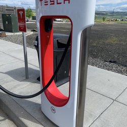 Tesla Supercharger - Pendleton