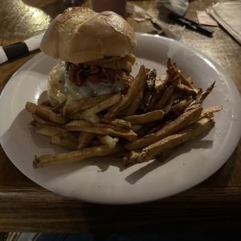 1933 Grill - bacon smash burger - American Near Me - Belle Vernon, Pennsylvania