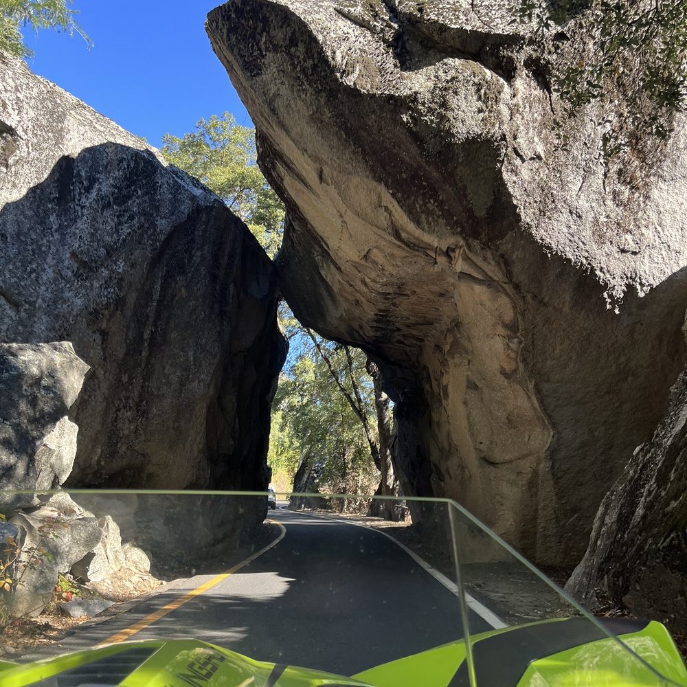 Yosemite Slingshot - Car Rental Near Me - Mariposa, California